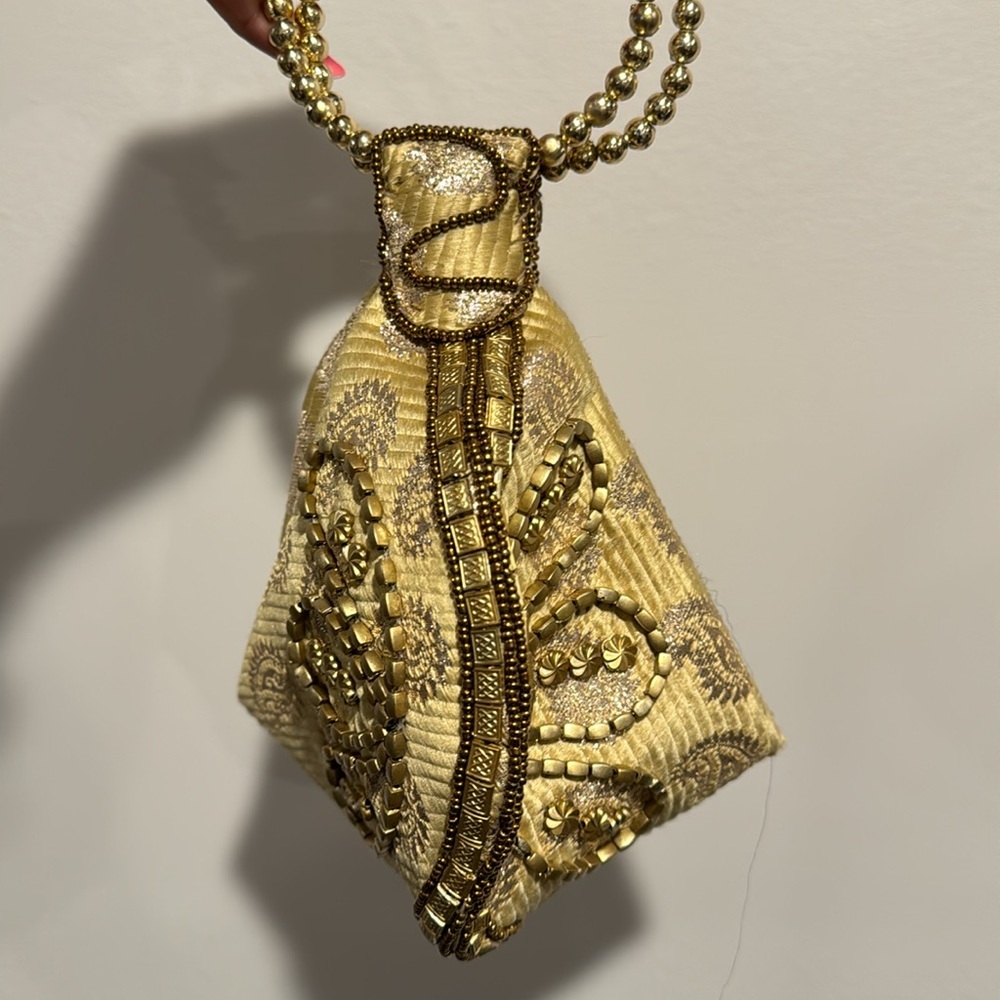 Unique Beaded Bag - Picture 5 of 10